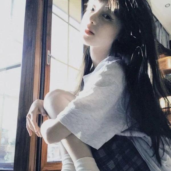 她与她的自画像